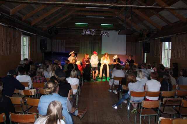 Tonårsläger Action