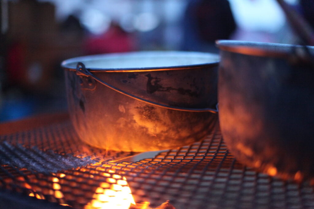 Kärl över eld