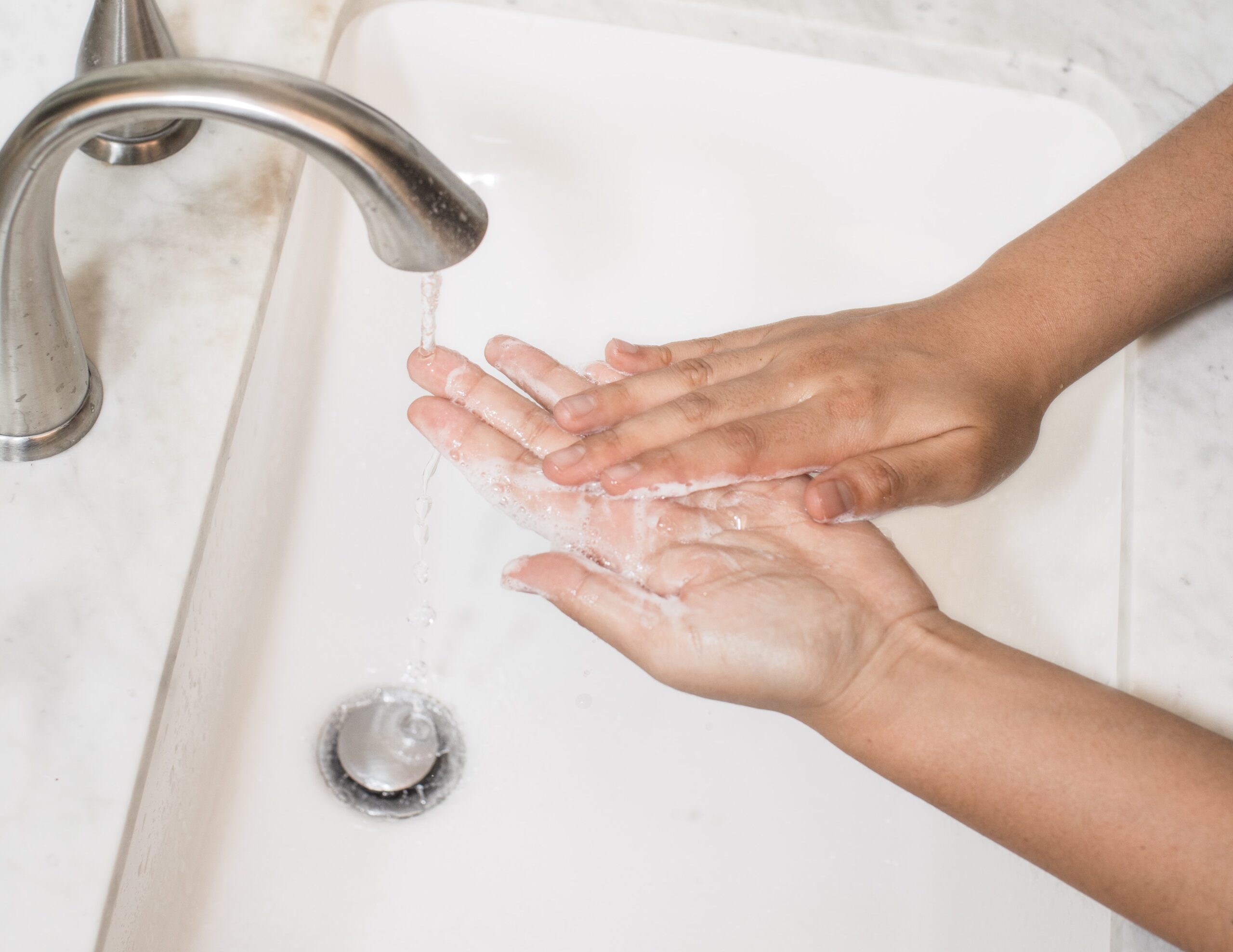 Händer som tvättas